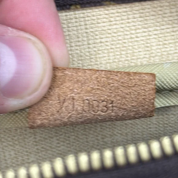 Louis Vuitton Monogram Canvas Deauville Bag - Picture 10 of 11